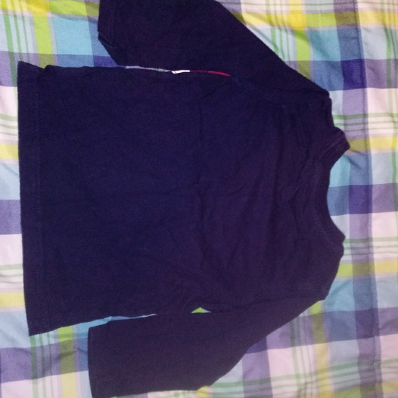 ⭐BUNDLE OF 2⭐ Long Sleeve T-Shirts - Picture 2 of 3